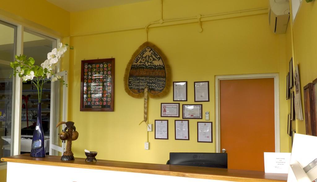 Jezami Hotel Tonga นูคูอาโลฟา ภายนอก รูปภาพ