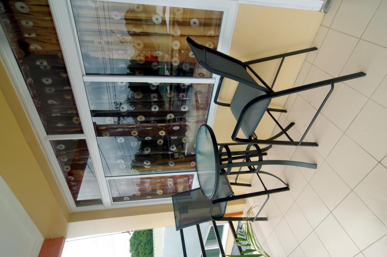 Jezami Hotel Tonga นูคูอาโลฟา ภายนอก รูปภาพ
